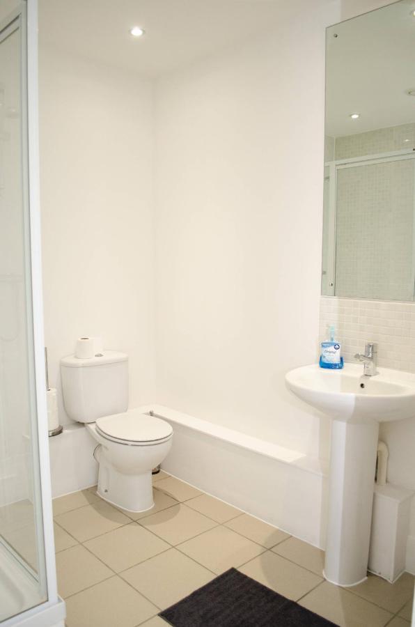 Serviced Apartment In Liverpool City Centre - Free Parking - Balcony - By Happy Days Exteriér fotografie