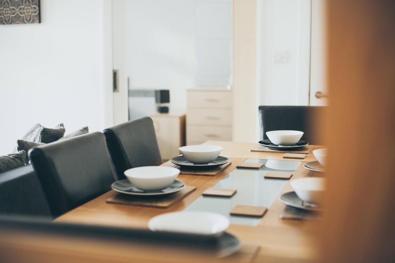 Serviced Apartment In Liverpool City Centre - Free Parking - Balcony - By Happy Days Exteriér fotografie