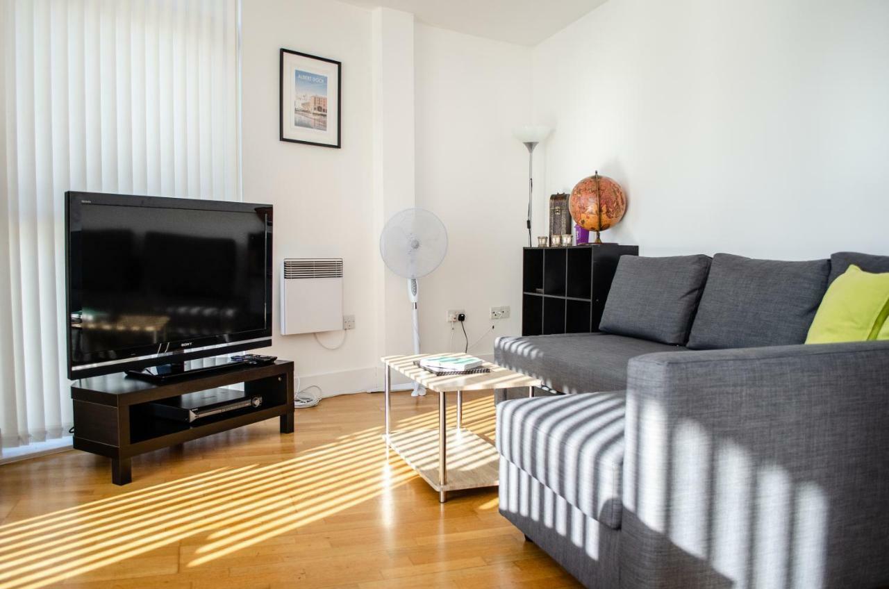 Serviced Apartment In Liverpool City Centre - Free Parking - Balcony - By Happy Days Exteriér fotografie